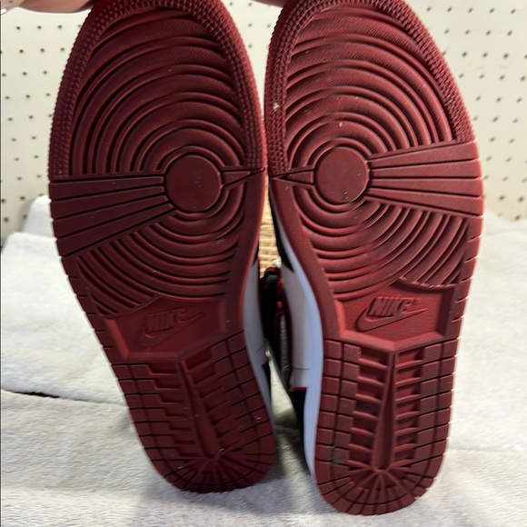 Nike Air Jordan 1 Retro High OG Black and White Sneakers with Red Laces - Picture 10 of 15